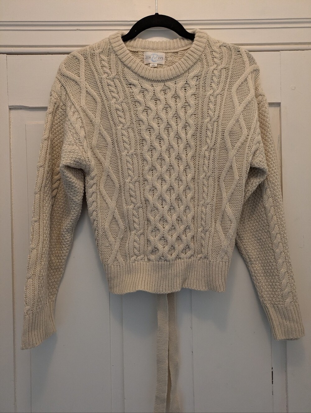 Jun & Ivory Cream Color Old Money Fisherman Sweater w/ Unique Tie Back- S